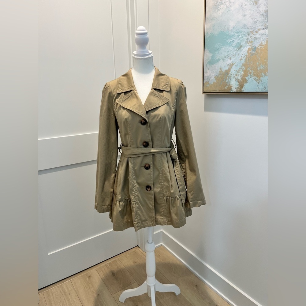 Decree 100% cotton belted ruffle bottom khaki trench coat feminine lightweight M